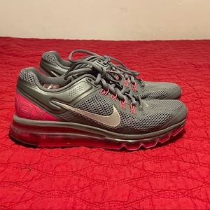 Women’s 8.5 Nike AirMaxx Pink & Grey